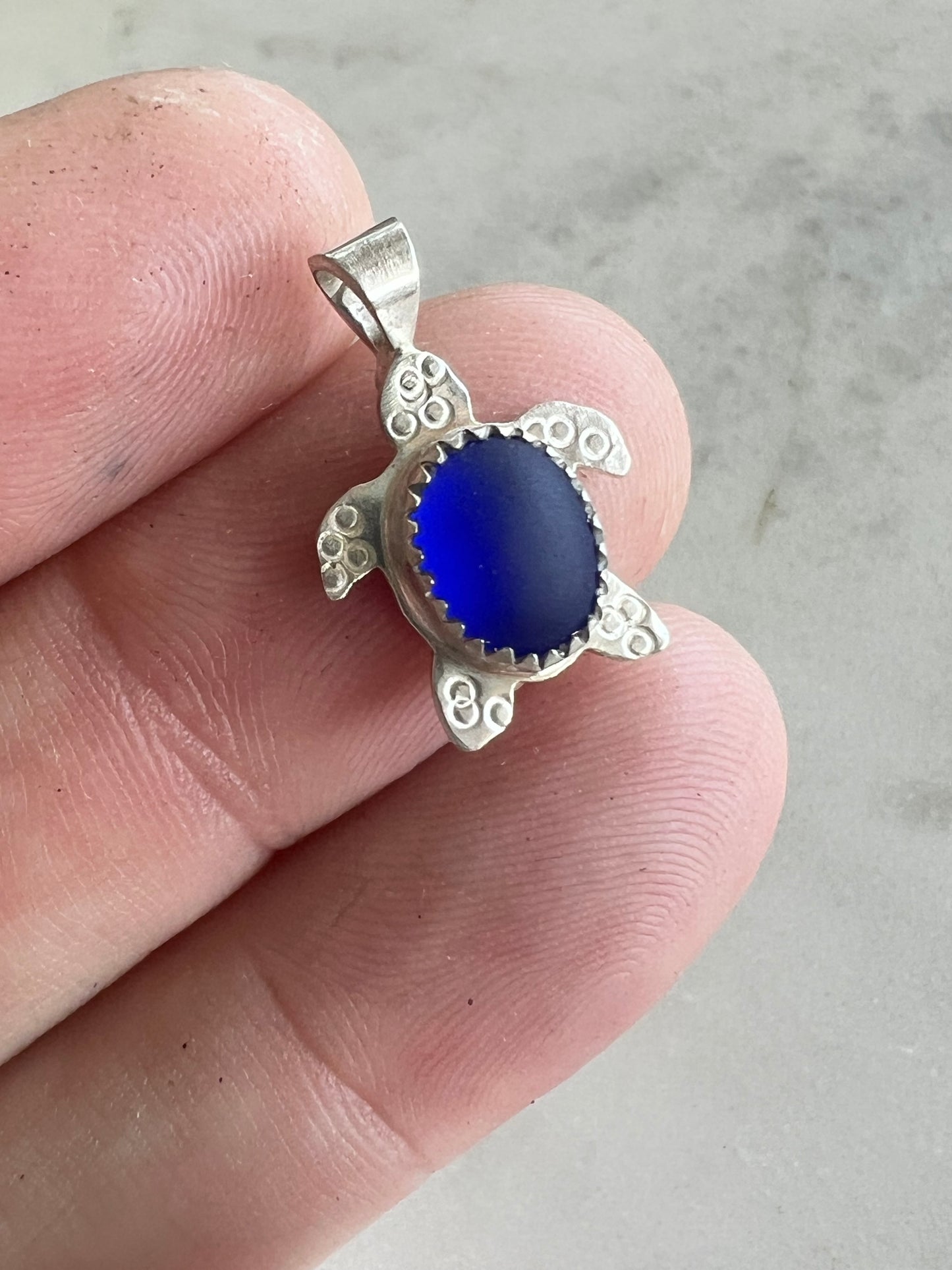 Sea Glass Turtle Pendant (b)