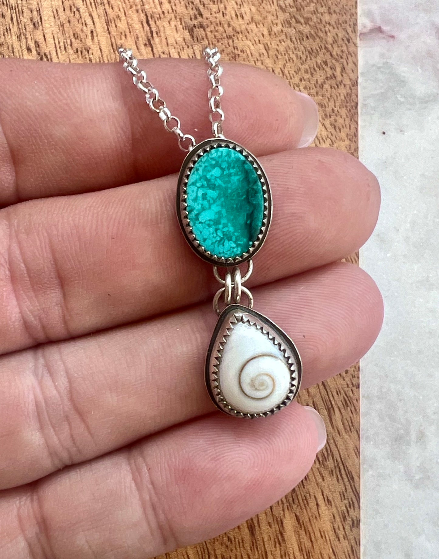 Turquoise Shell Necklace (b)