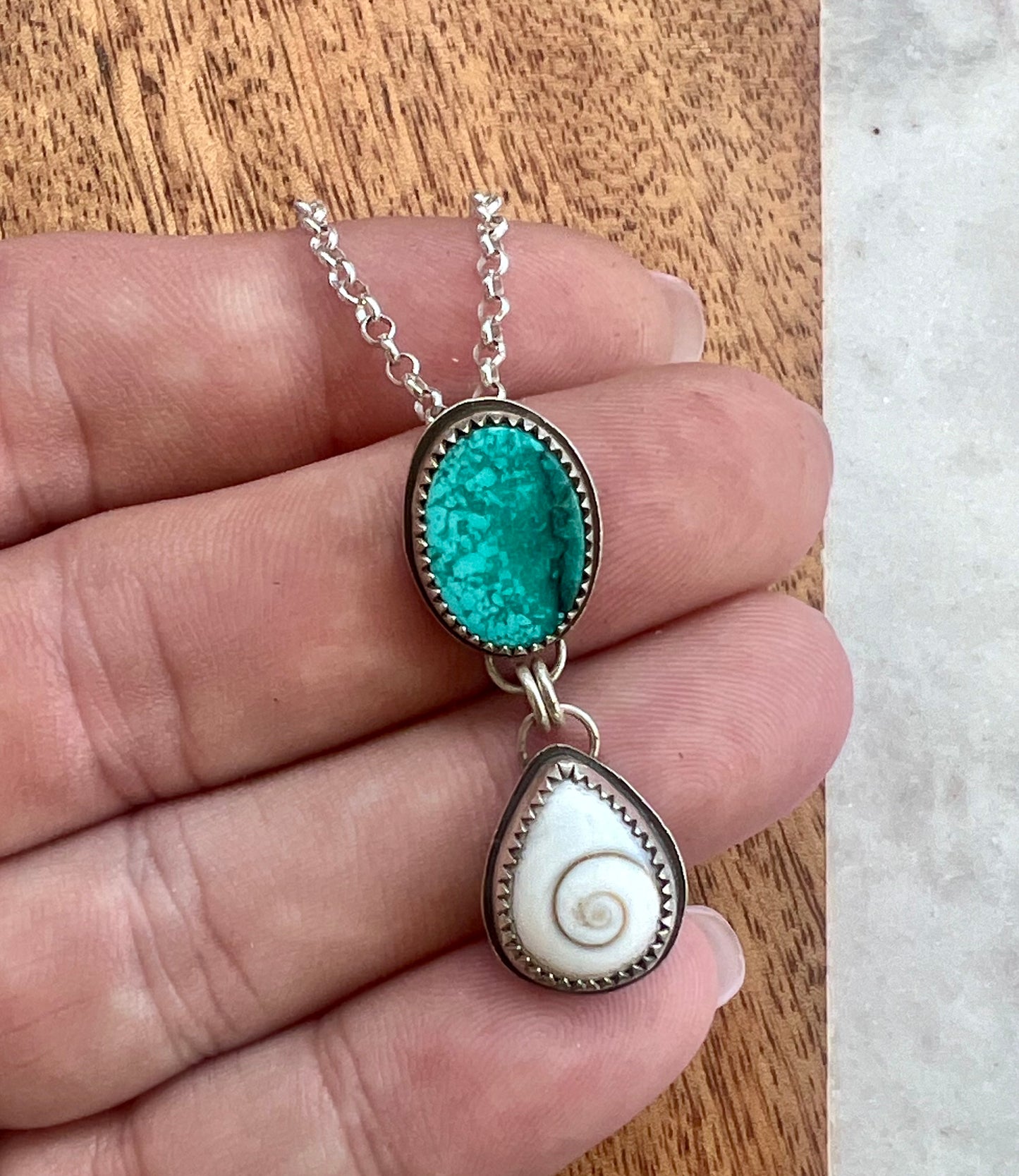 Turquoise Shell Necklace (b)