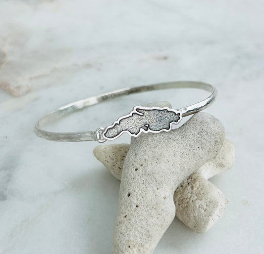 STT island hook bracelet w/no words