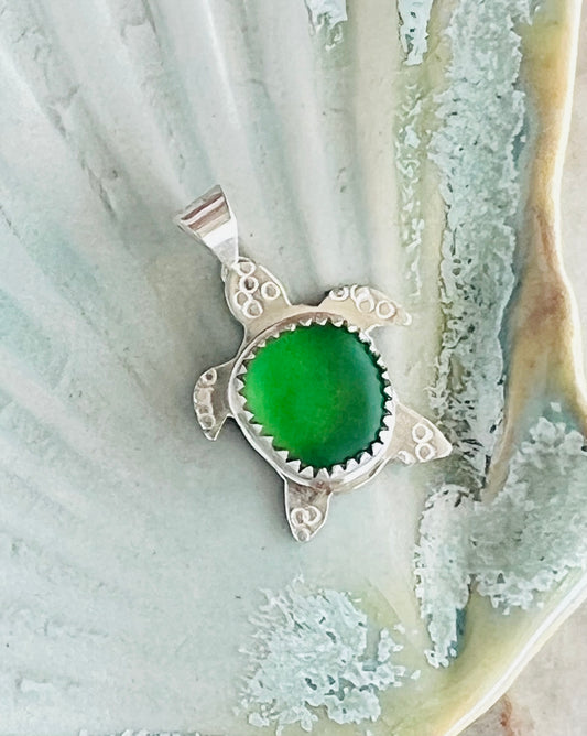 Sea Glass Turtle Pendant (a)